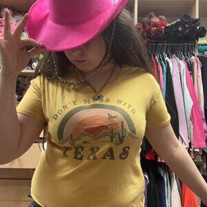 cute yellow crop top!!